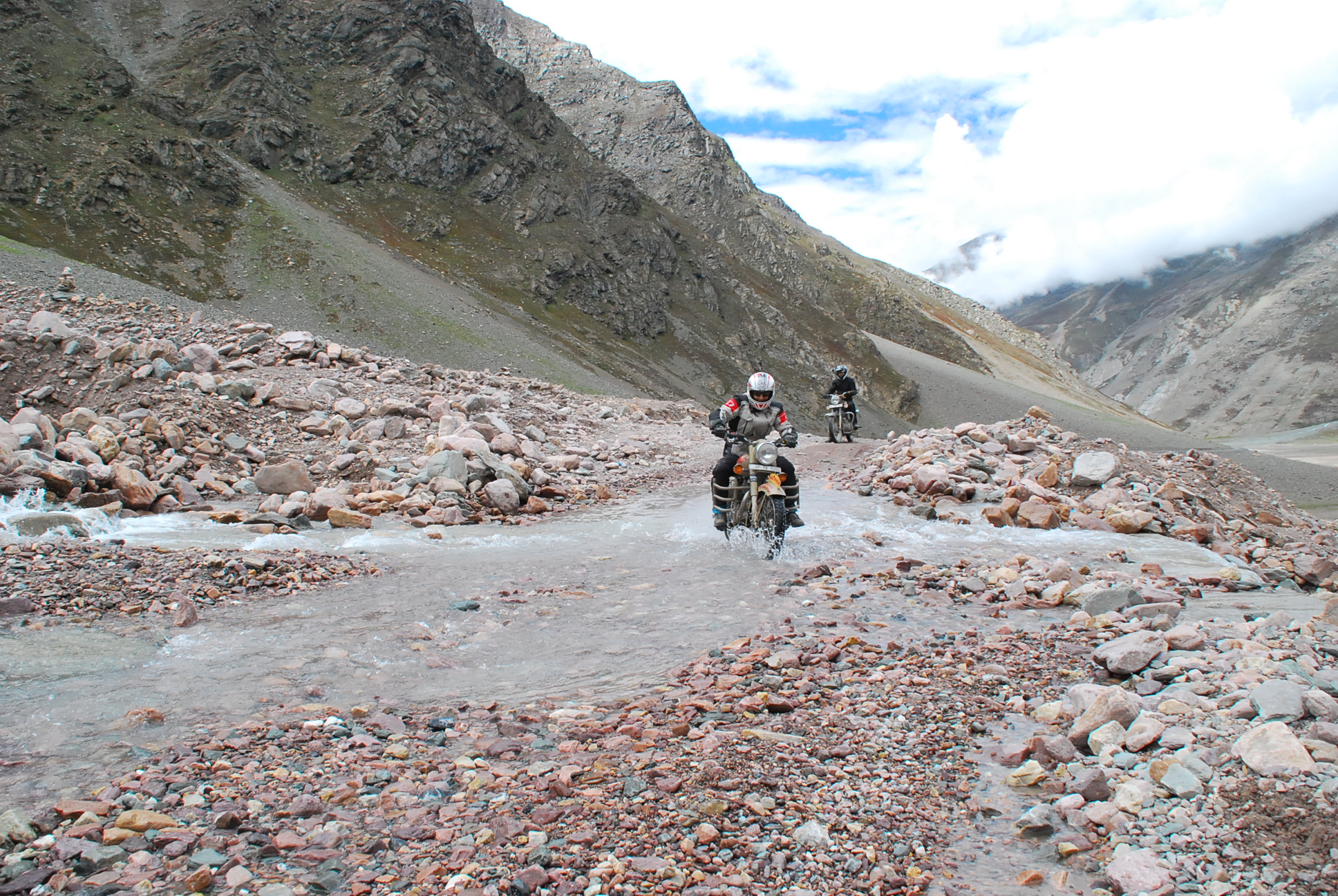 Royal Enfield Motorcycle Tour (Himalaya-Ladakh)