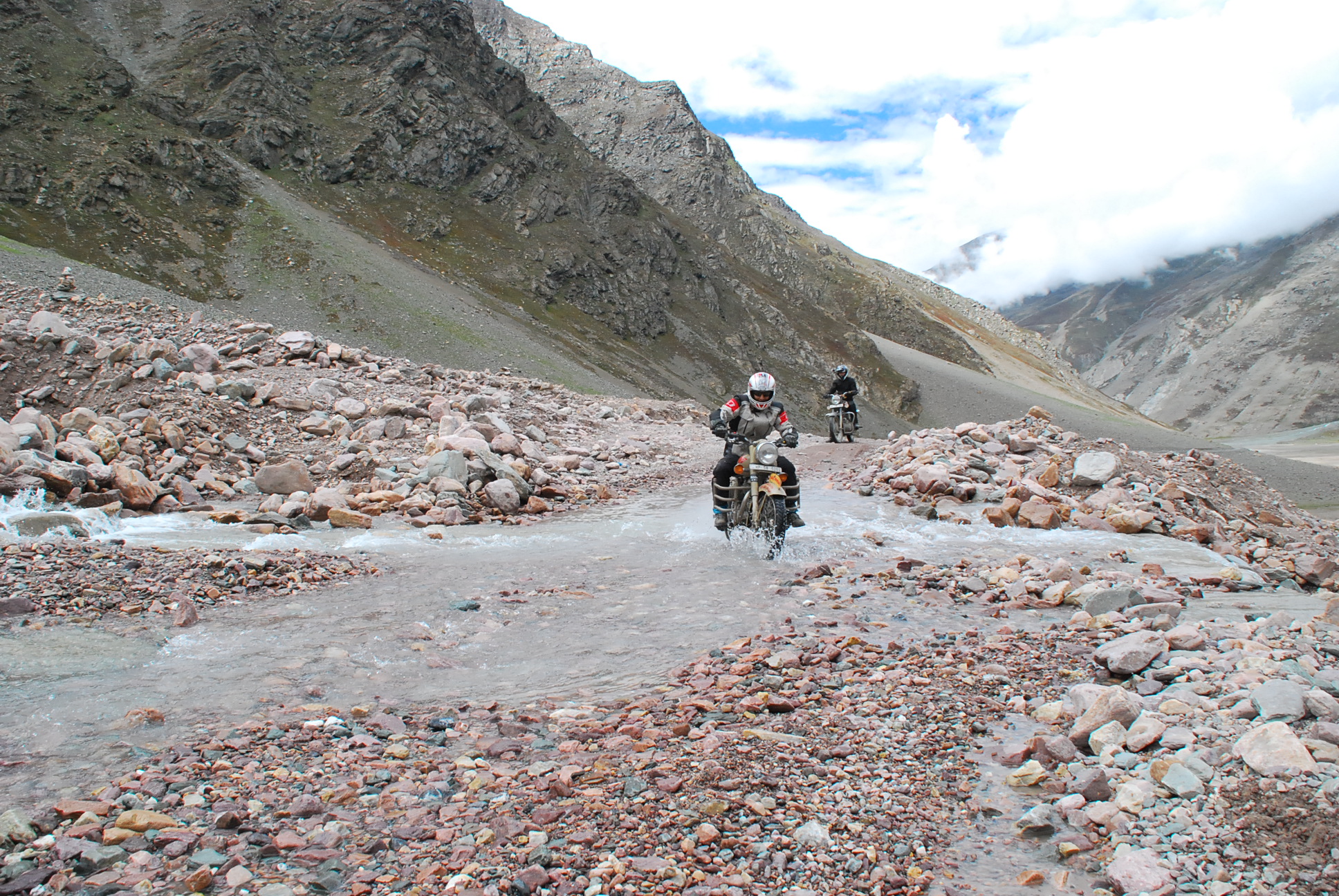  Royal Enfield Motorcycle Tour (Himalaya-Ladakh)